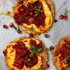 Przepis na TARTELETKI Z PAPRYKĄ, TWAROGIEM I POMIDORKAMI - TARTELETTE WITH PEPPERS, COTTAGE CHEESE AND TOMATOES