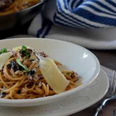 Przepis na Spaghetti z pieczoną ricottą i kiełkami soczewicy. BLW