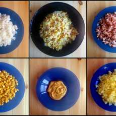 Przepis na Sałatka z wędzonym kurczakiem, ryżem, ananasem i kukurydzą vel sałatka curry