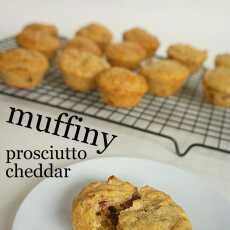 Przepis na Kukurydziane muffiny z serem i szynką