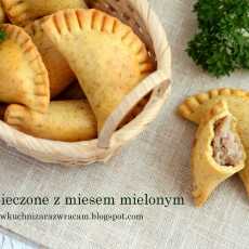 Przepis na Pierożki pieczone z mięsem mielonym