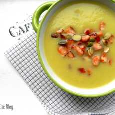 Przepis na Zupa krem z cukinii z drobiowymi grzankami