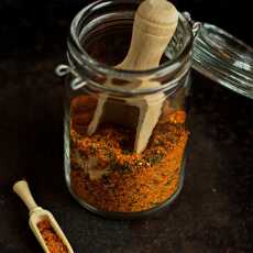 Przepis na Krem z pieczonej marchwi z przyprawą togarashi (wegański)
