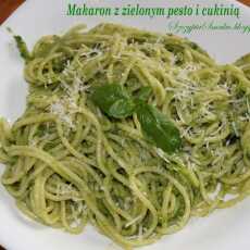 Przepis na Makaron z zielonym pesto i cukinią