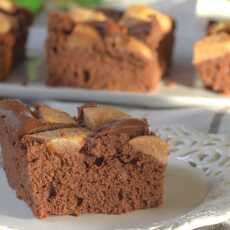 Przepis na Mocno czekoladowe ciasto z gruszkami