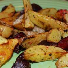 Przepis na Pieczone frytki z buraków i ziemniaków - prosty i szybki dodatek do obiadu