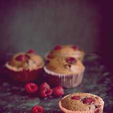 Przepis na Muffiny czekoladowe z malinami