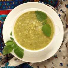 Przepis na Zupa na poniedziałek ze świeżych ogórków z miętą i kaszą kuskus