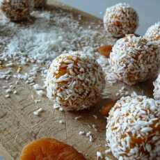 Przepis na Trufle z suszonych moreli / Dried apricot truffles