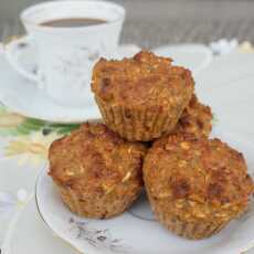 Przepis na Muffinki razowe z orzechami i marchewką (bez pszenicy, bez cukru)