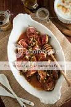 Przepis na Pieczone figi z miodem i pistacjami