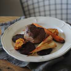 Przepis na Obiady czwartkowe #17: stek + sos borowikowy + pieczone warzywa z rozmarynem