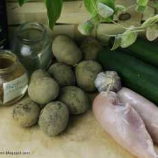 Przepis na Tłuczone ziemniaki, pieczona pierś z kurczaka i mizeria