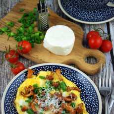 Przepis na Omlet z kurkami i kozim serem