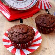 Przepis na Pełnoziarniste muffiny czekoladowo-bananowe