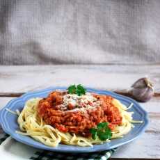 Przepis na Spaghetti à la bolognese z czerwoną soczewicą