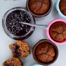 Przepis na Czekoladowe muffinki z konfiturą malinową