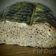 Przepis na Chleb żytni sitkowy w liściach chrzanu