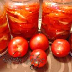 Przepis na Sałatka z Czerwonych Pomidorów na Zimę