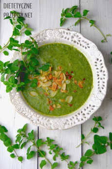 Przepis na Niskokaloryczna zupa krem z brokułów i szpinaku – doskonałe źródło żelaza
