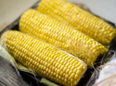 Przepis na Łosoś pieczony z kukurydzą po meksykańsku