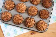 Przepis na Muffinki z cukinią, jabłkiem i rodzynkami