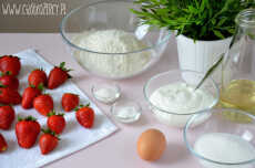 Przepis na Jogurtowe babeczki z truskawkami