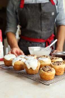 Przepis na Baking Bootcamp: Chocolate Hazelnut Rolls with Quick Puff Pastry