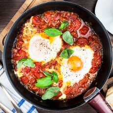 Przepis na Najlepsze Śniadanie SZAKSZUKA (SHAKSHOUKA) Jajka w Pomidorach