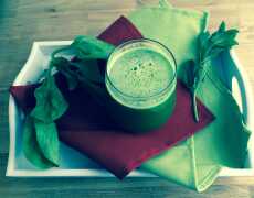Przepis na Zielony sok – ogórek, seler naciowy, szpinak, ananas, imbir, mięta