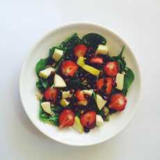 Przepis na Vitamin-rich salad with quinoa