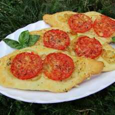 Przepis na Pizzeriny łódki z pomidorami i bazylią