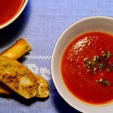 Przepis na Pikantna zupa pomidorowa