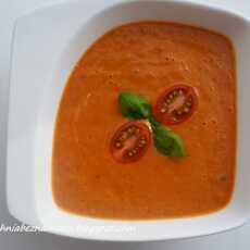 Przepis na Krem z pomidorków daktylowych z bazylią i papryką chilli
