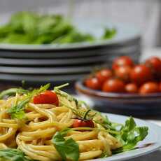 Przepis na Spaghetti w sosie cebulowym z rukolą w 15 minut