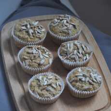 Przepis na Orkiszowe muffinki z cukinią i oliwkami