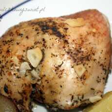 Przepis na Pieczone udka z kurczaka w ziołach z czosnkiem i gruszkami