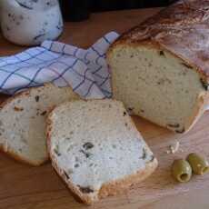 Przepis na Drożdżowy chleb z oliwkami