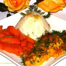 Przepis na Sola w sosie curry z ryżem jaśminowym i karmelizowanymi marchewkami .