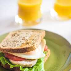 Przepis na śniadanie we dwoje: wariacja na temat kanapki klubowej