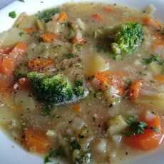 Przepis na Jesienna zupa jarzynowa z brokułem
