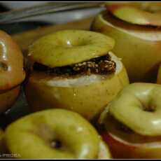 Przepis na Pieczone jabłka z bakaliami - szybki pomysł na pyszny jesienny deser