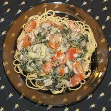 Przepis na Spaghetti z mozarellą, pomidorkami i szpinakiem
