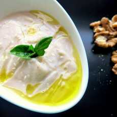 Przepis na Zupa z pieczonego kalafiora z tahini i orzechami włoskimi