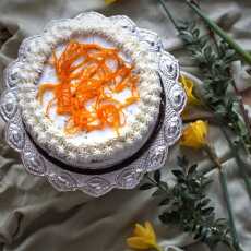 Przepis na Tort marchewkowy przełożony marmoladą pigwową i kremem mascarpone