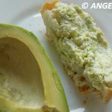 Przepis na Pasta z awokado do chleba - Avocado Sandwich Spread - Crostini con avocad o