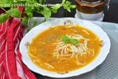 Przepis na Pyszna zupa pomidorowa z makaronem