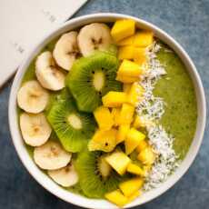 Przepis na Zielone smoothie z banana, mango i szpinaku