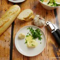 Przepis na Domowe grzanki z masłem czosnkowym