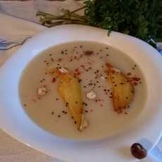 Przepis na Pietruszkowa zupa z gruszkami smażonymi na maśle